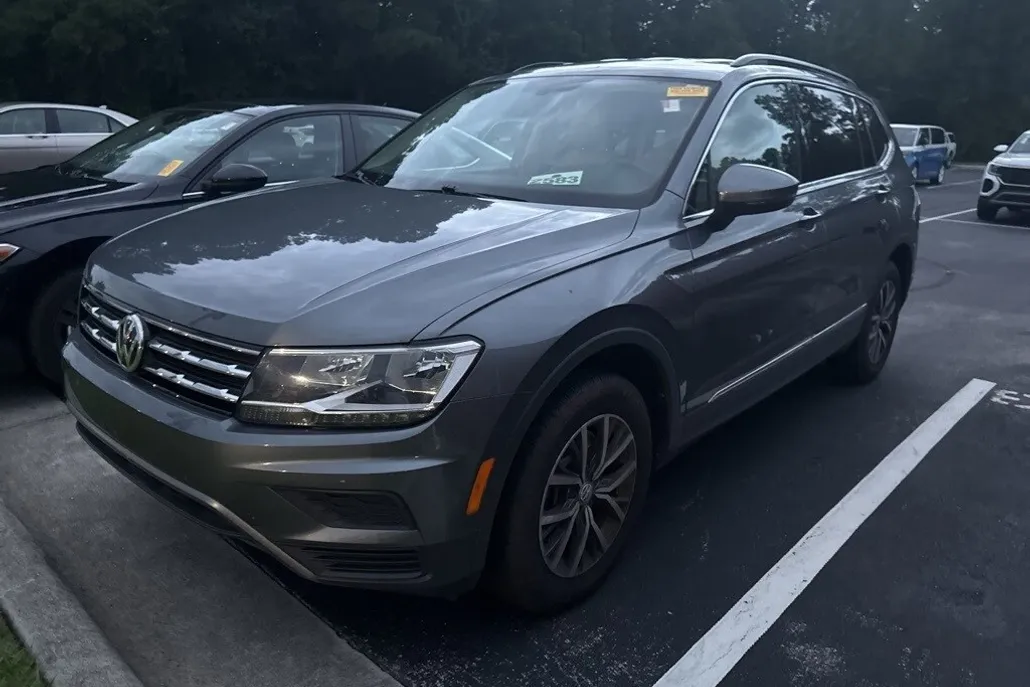 2020 Volkswagen Tiguan SE photo 1