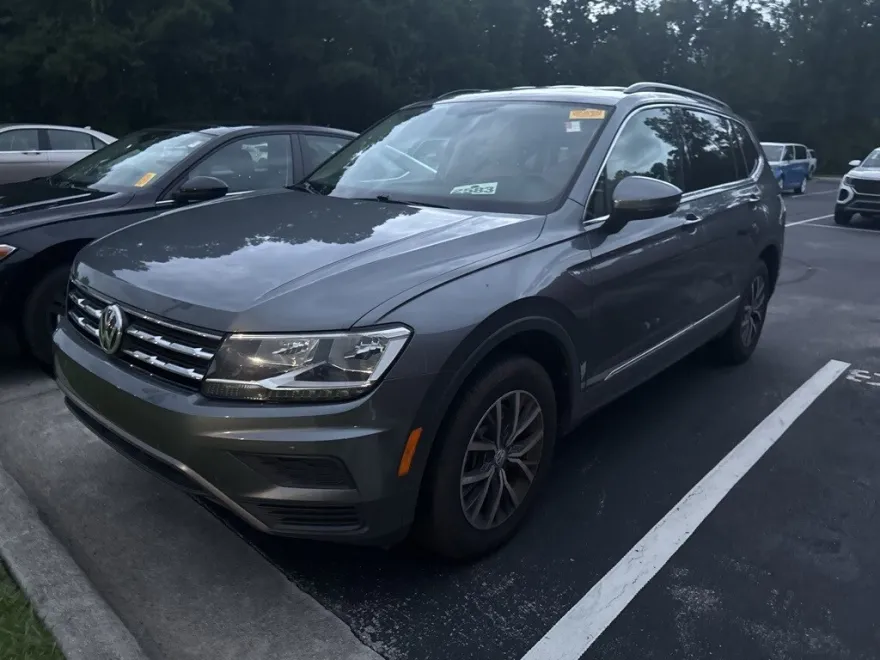 2020 Volkswagen Tiguan SE photo 1