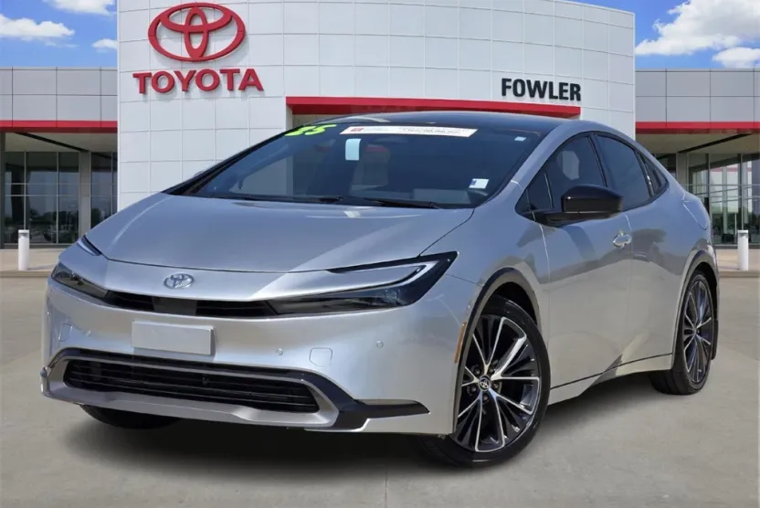 2025 Toyota Prius Limited photo 1