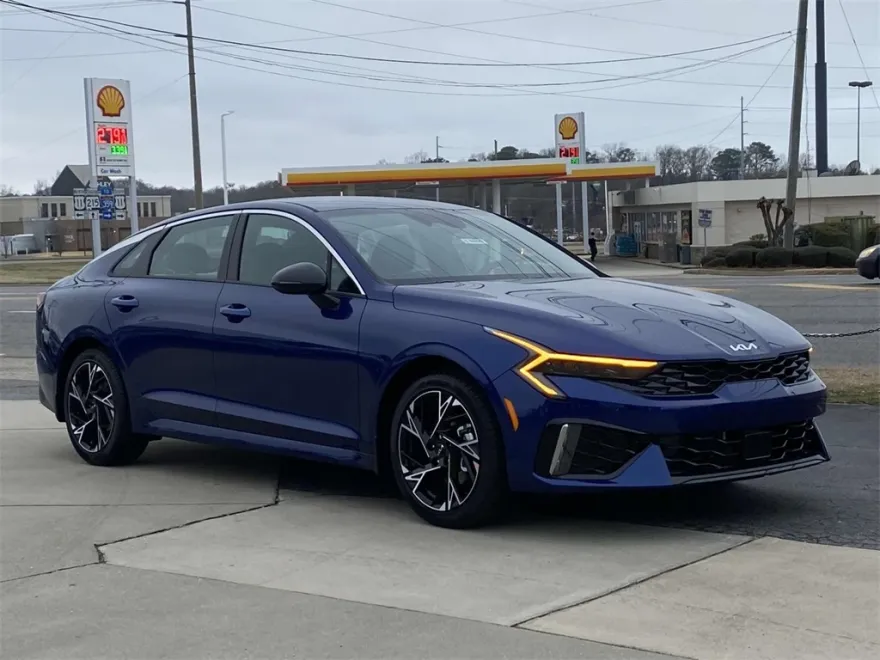 2025 Kia K5 GT-Line photo 1