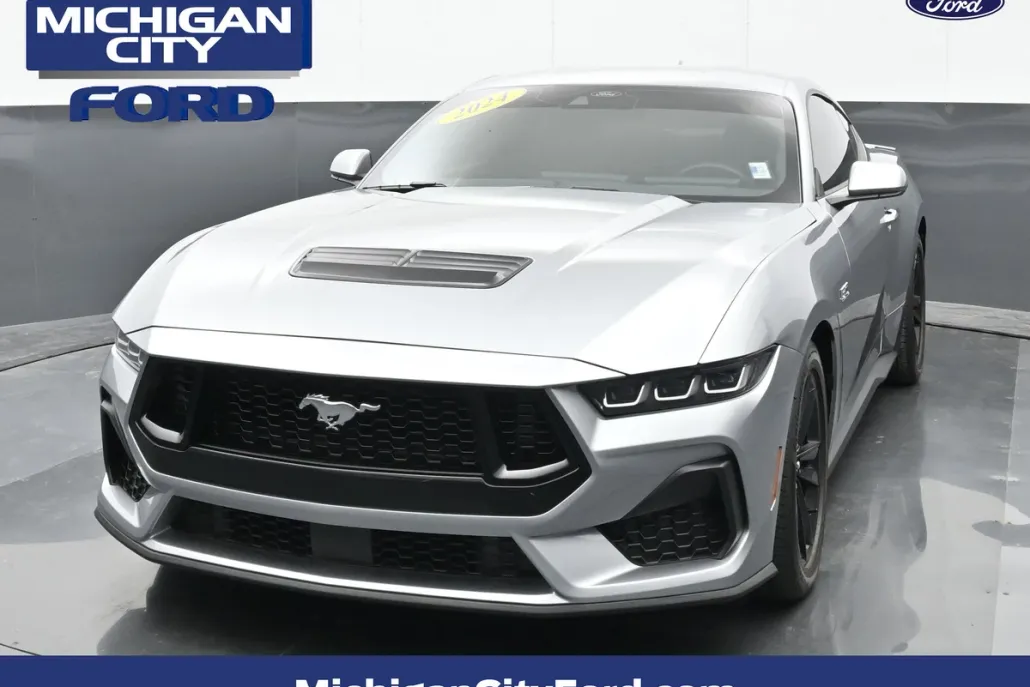 2024 Ford Mustang GT photo 1