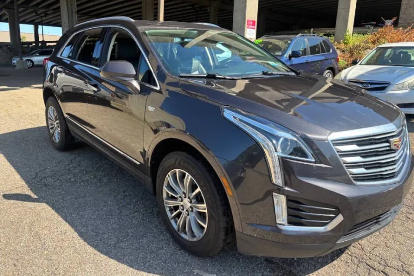 2017 Cadillac XT5 Luxury photo 1