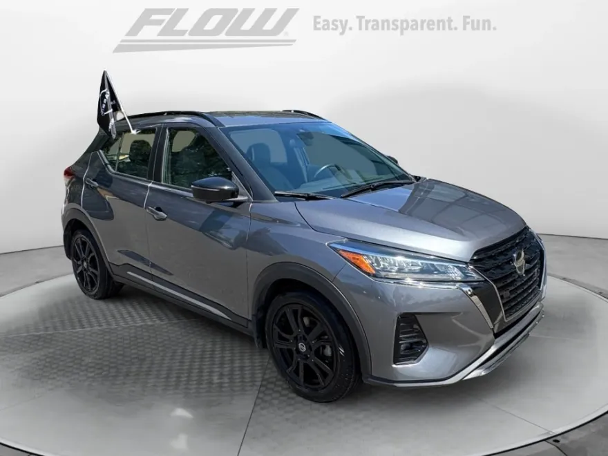 2021 Nissan Kicks SR photo 1