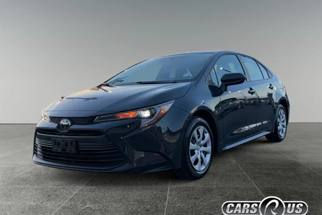 2024 Toyota Corolla LE photo 1