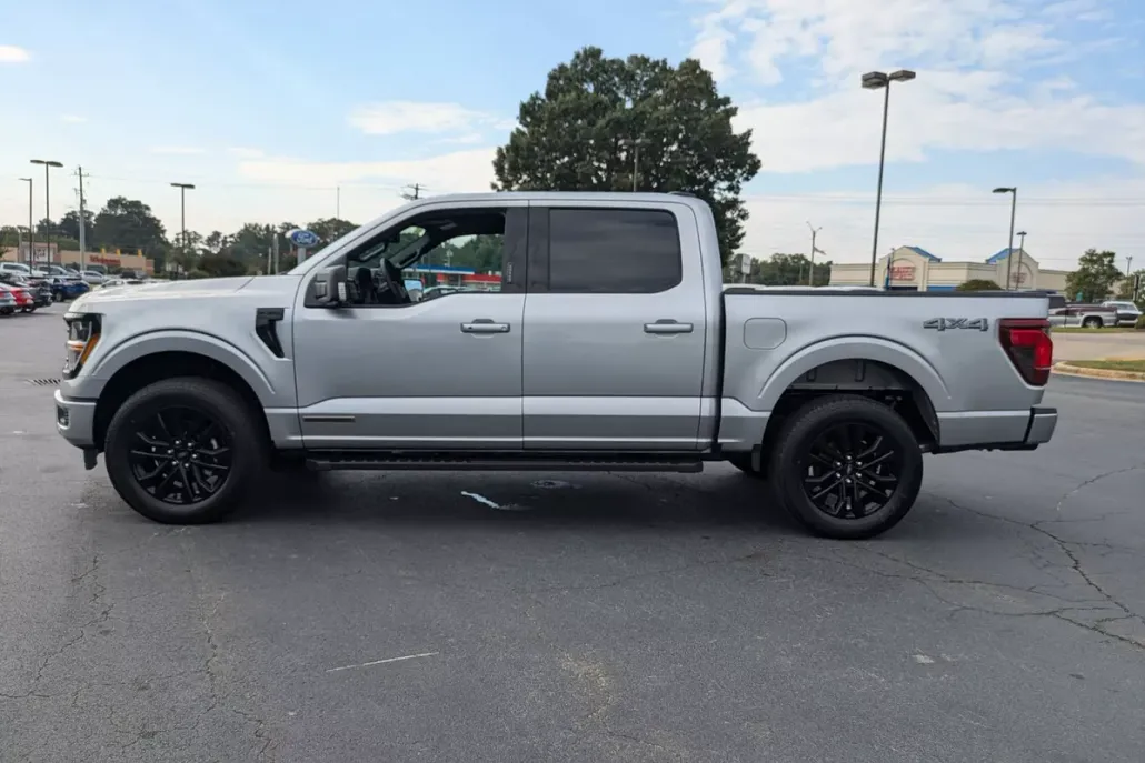 2024 Ford F-150 XLT photo 1