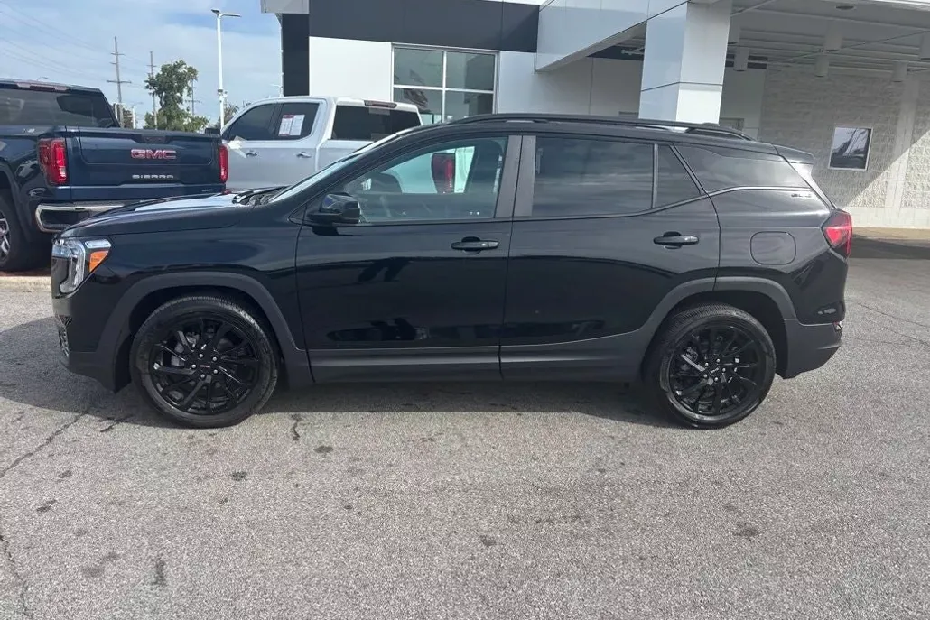 2024 Gmc Terrain SLE photo 1
