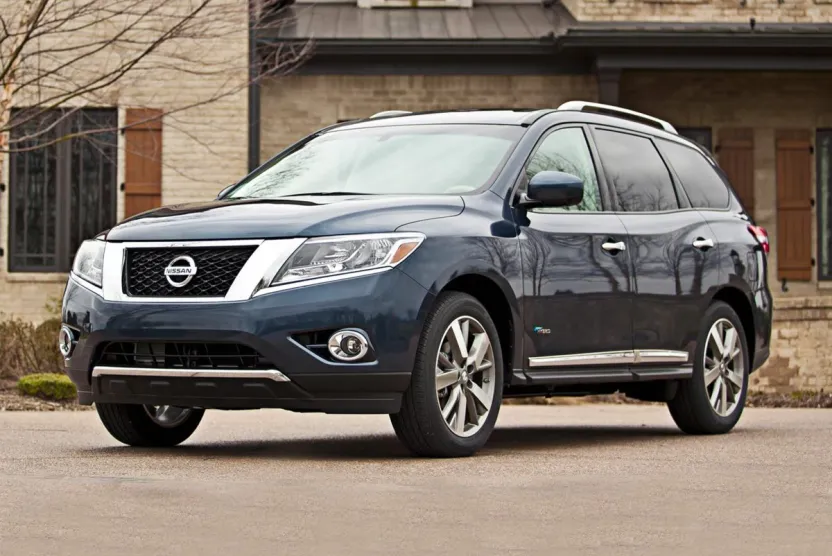2014 Nissan Pathfinder SL photo 1