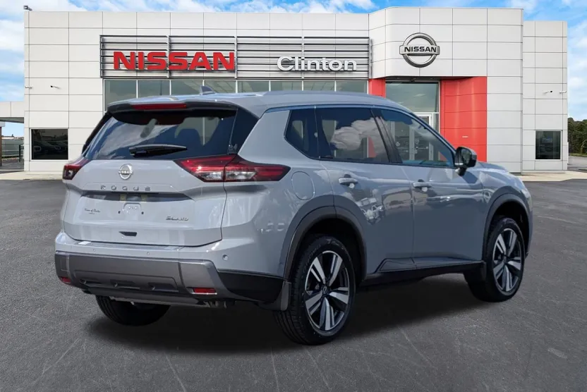 2024 Nissan Rogue SL photo 1
