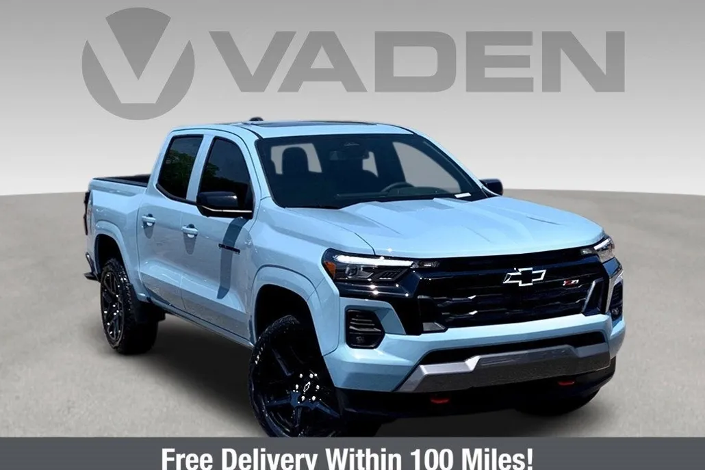 2025 Chevrolet Colorado Z71 photo 1
