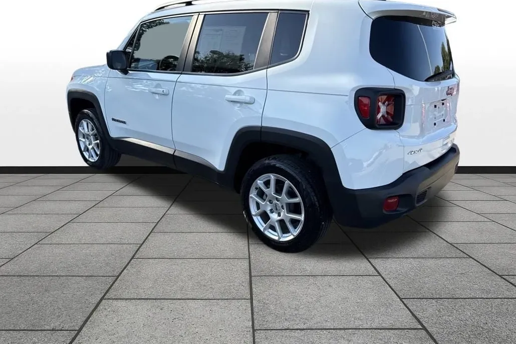 2023 Jeep Renegade Latitude photo 1