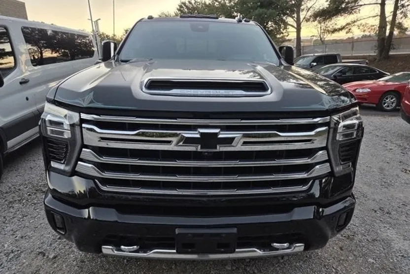 2024 Chevrolet Silverado 2500HD High Country photo 1