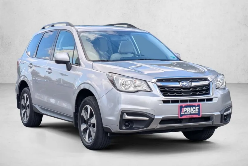 2017 Subaru Forester 2.5i Premium photo 1