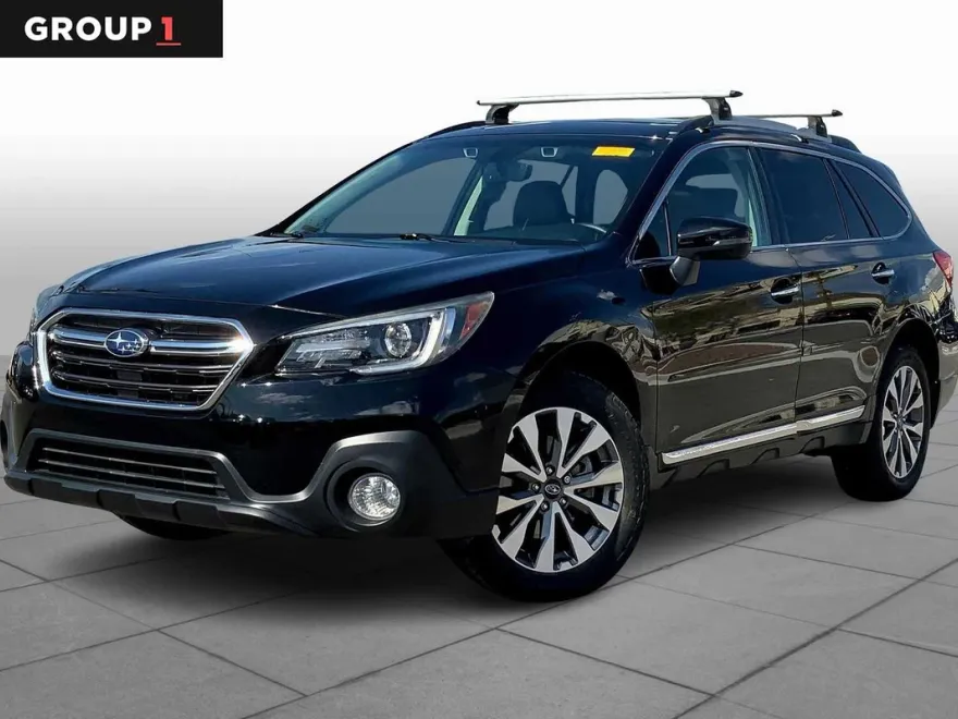2018 Subaru Outback Touring photo 1