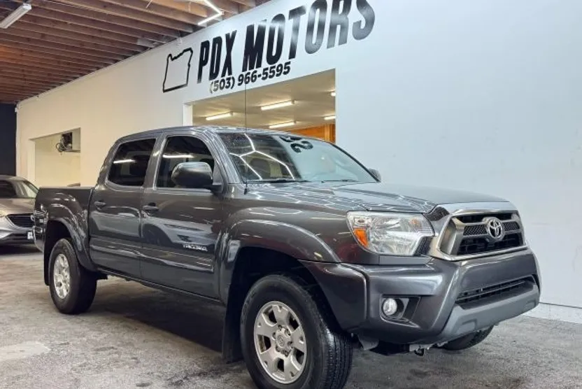 2015 Toyota Tacoma Double Cab SR5 photo 1