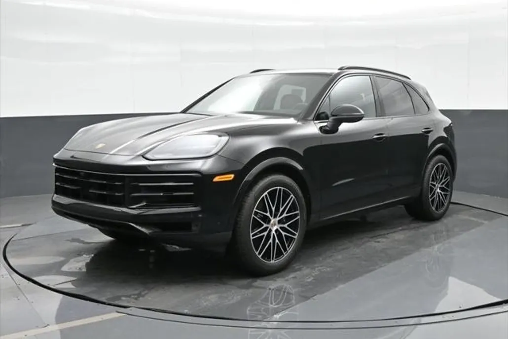 2025 Porsche Cayenne photo 1