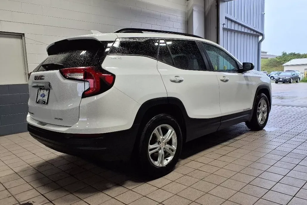 2023 Gmc Terrain SLE photo 1