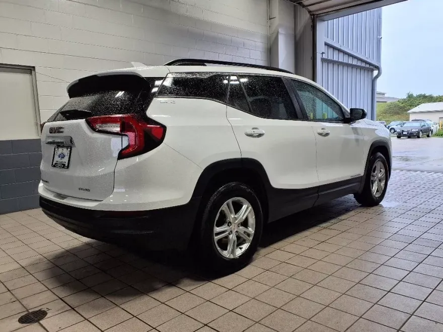 2023 Gmc Terrain SLE photo 1