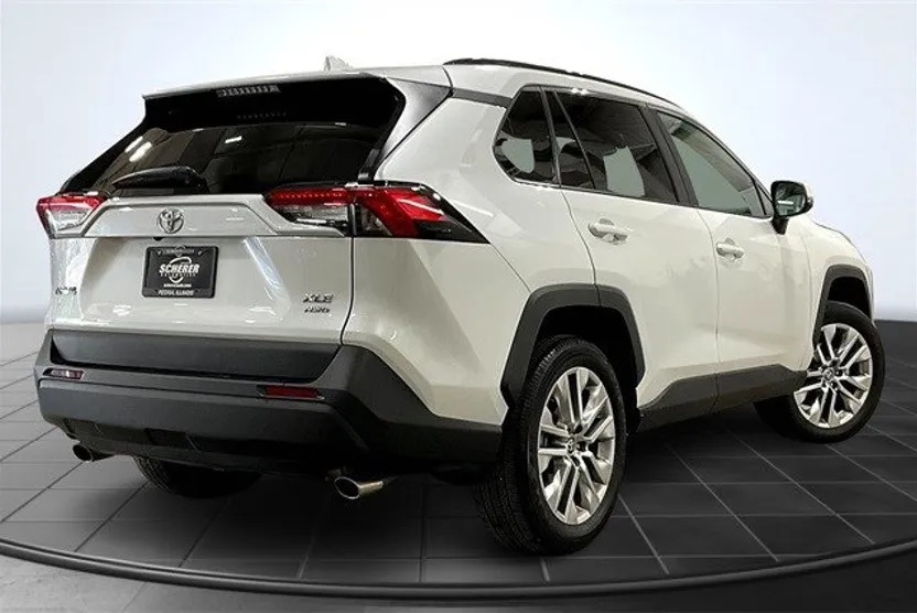 2024 Toyota RAV4 XLE Premium photo 1