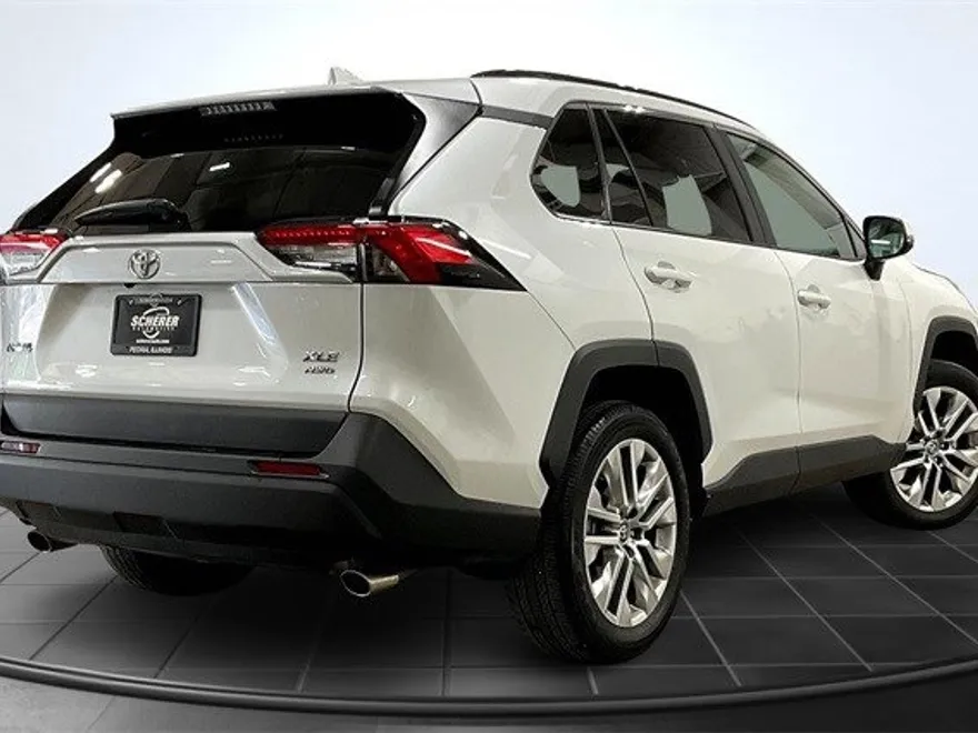 2024 Toyota RAV4 XLE Premium photo 1