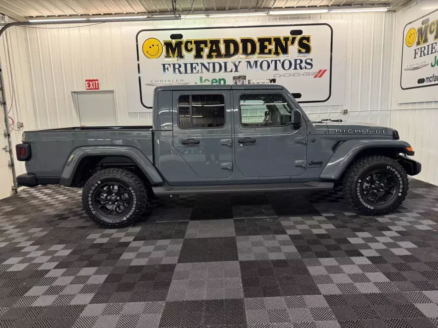 2025 Jeep Gladiator Sport photo 1