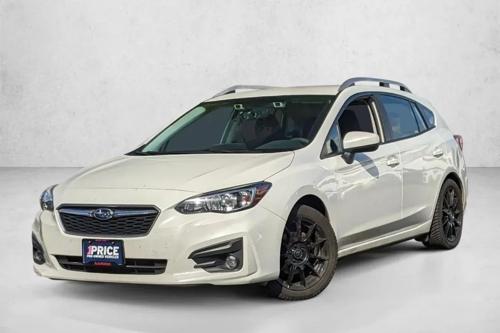 2019 Subaru Impreza Premium photo 1