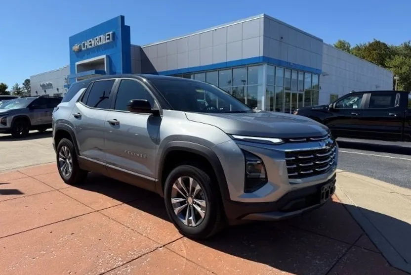 2026 Chevrolet Equinox LT photo 1