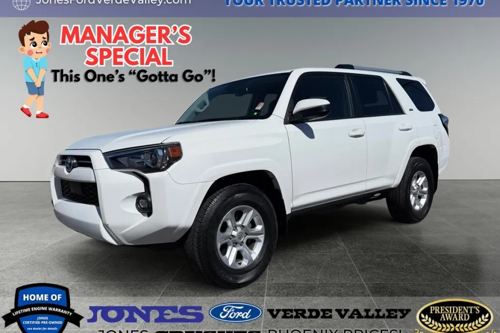 2023 Toyota 4Runner SR5 photo 1
