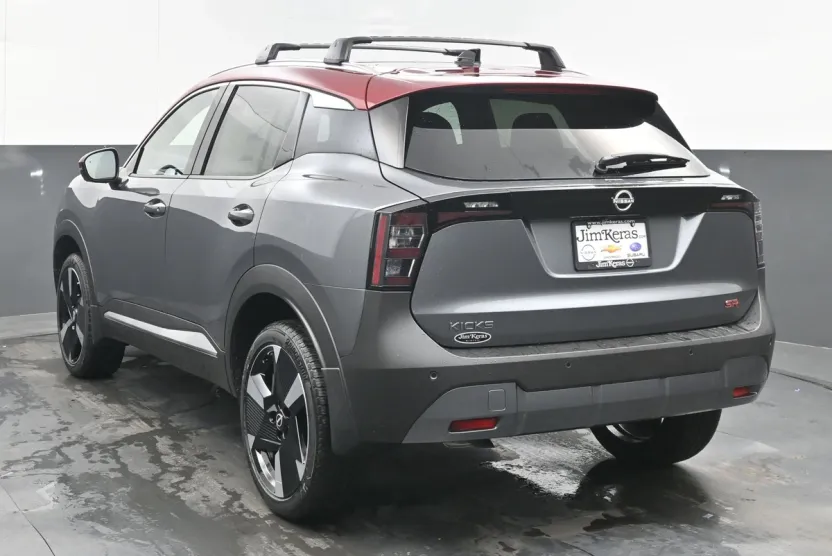 2026 Nissan Kicks SR photo 1