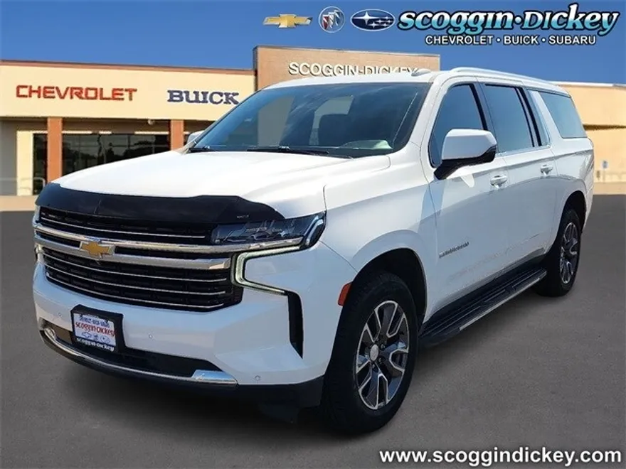 2022 Chevrolet Suburban LT photo 1