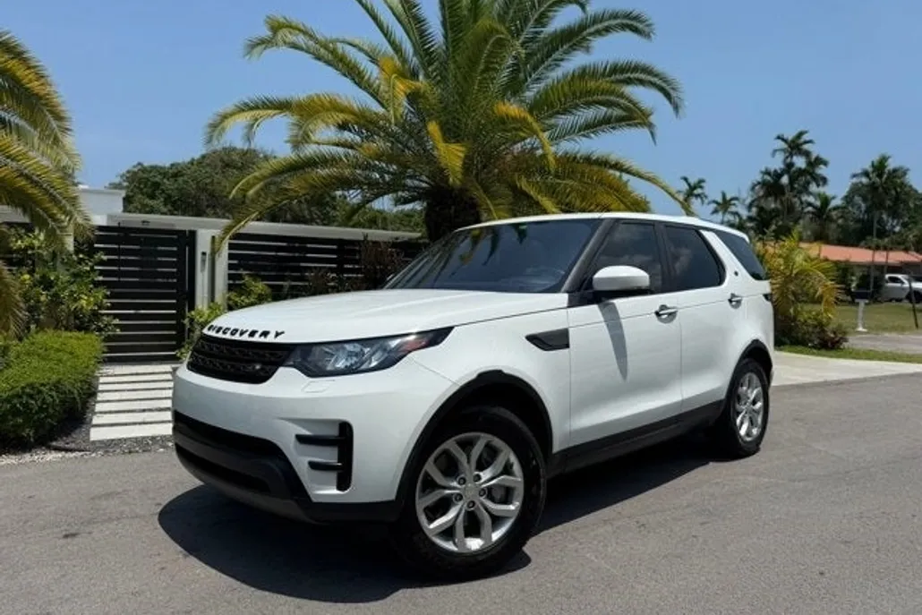 2018 Land Rover Discovery SE photo 1