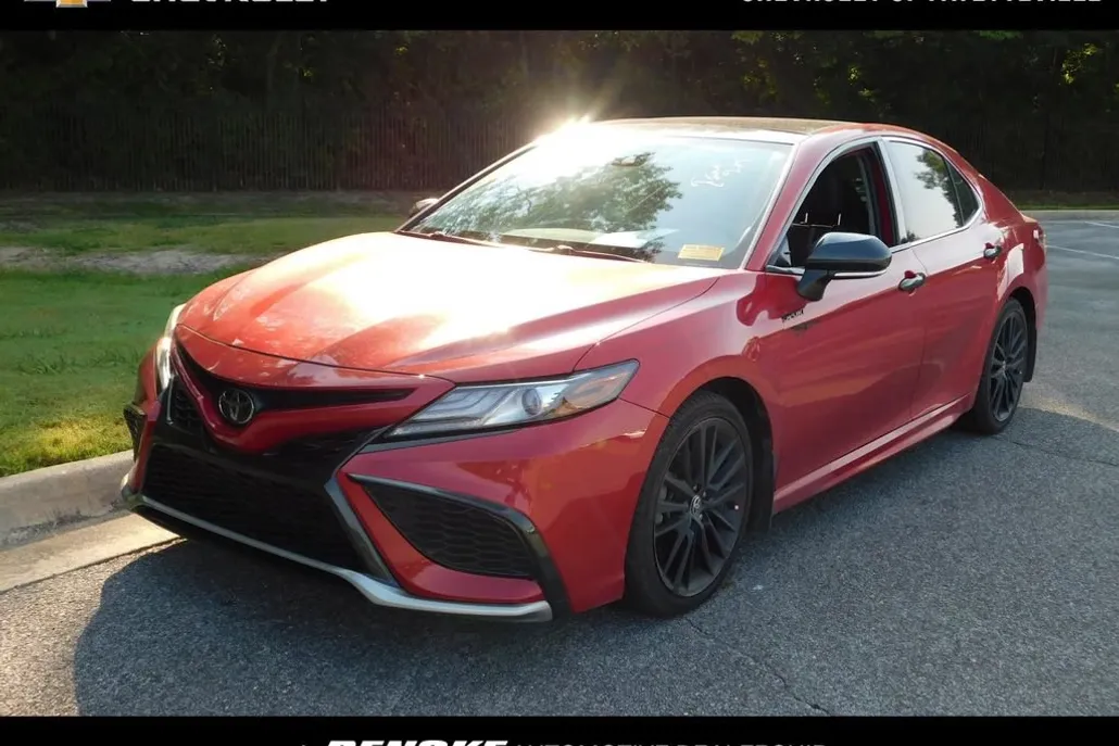 2021 Toyota Camry XSE V6 photo 1