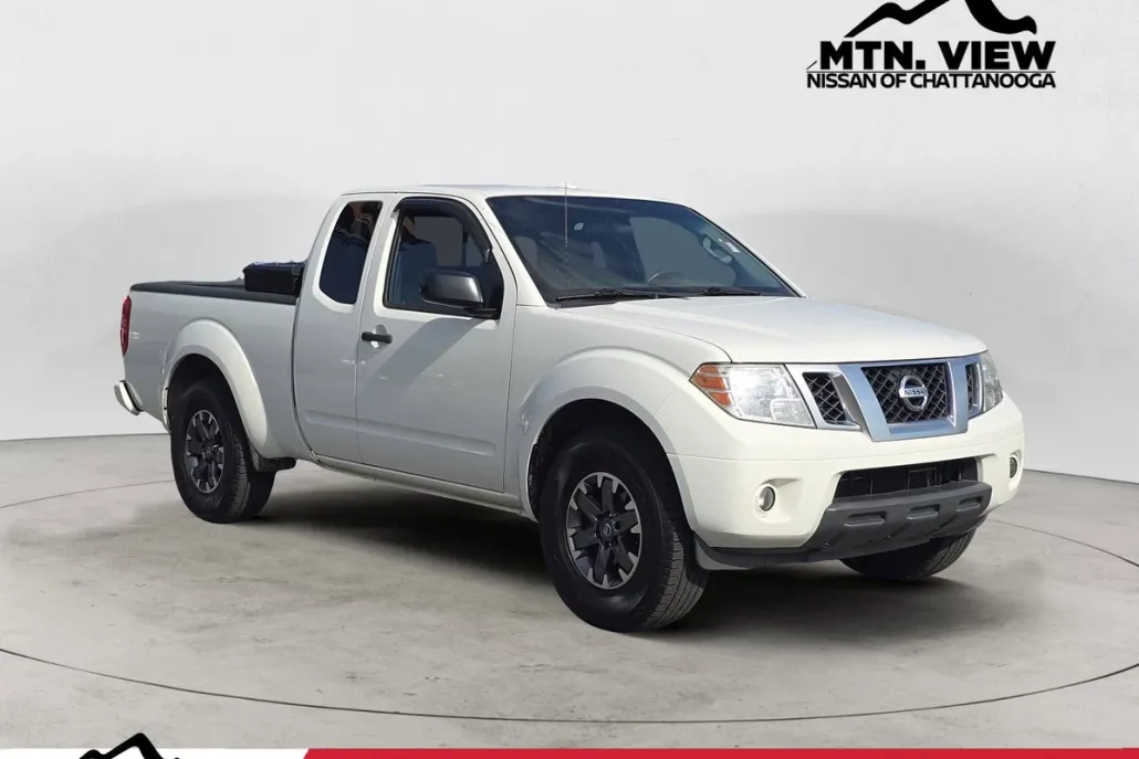 2015 Nissan Frontier Desert Runner photo 1