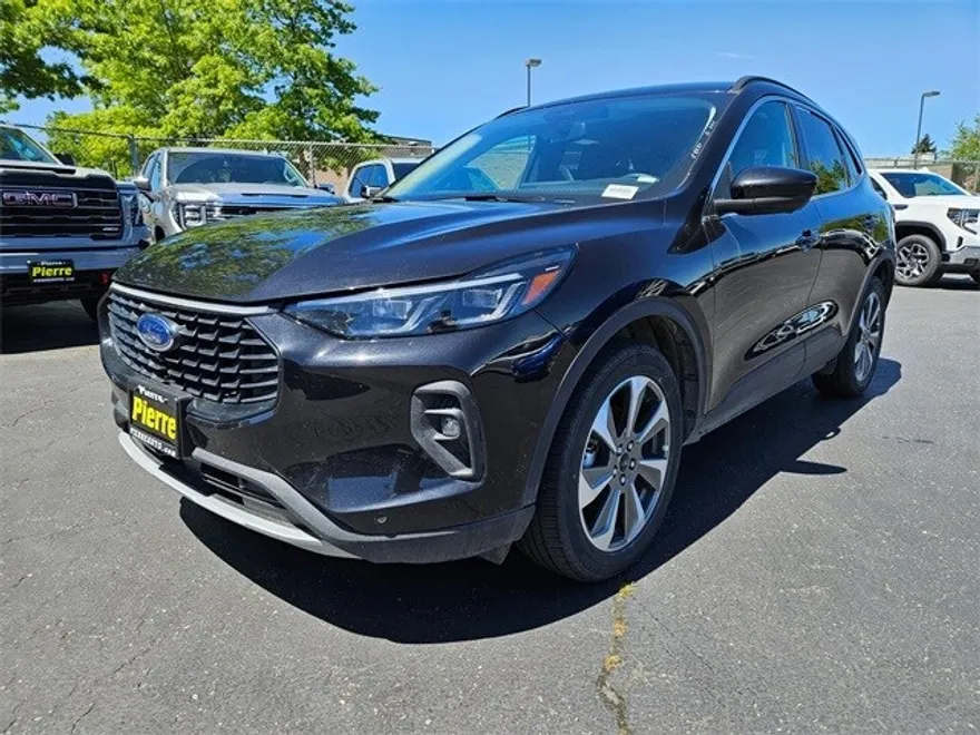 2024 Ford Escape Platinum photo 1