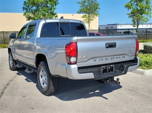 2022 Toyota Tacoma SR V6 photo 4