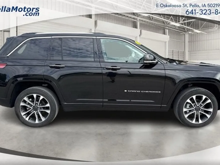 2022 Jeep Grand Cherokee Overland photo 1