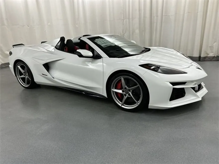 2025 Chevrolet Corvette E-Ray 2LZ photo 1