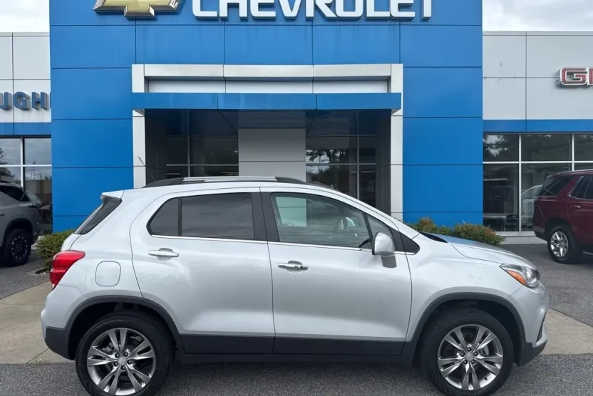 2019 Chevrolet Trax LT photo 1