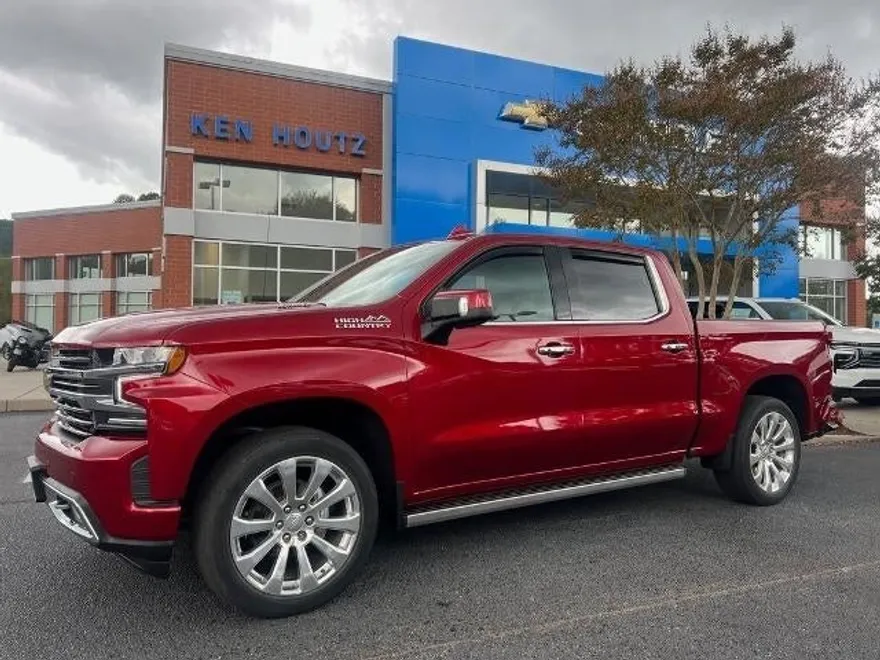 2022 Chevrolet Silverado 1500 High Country photo 1