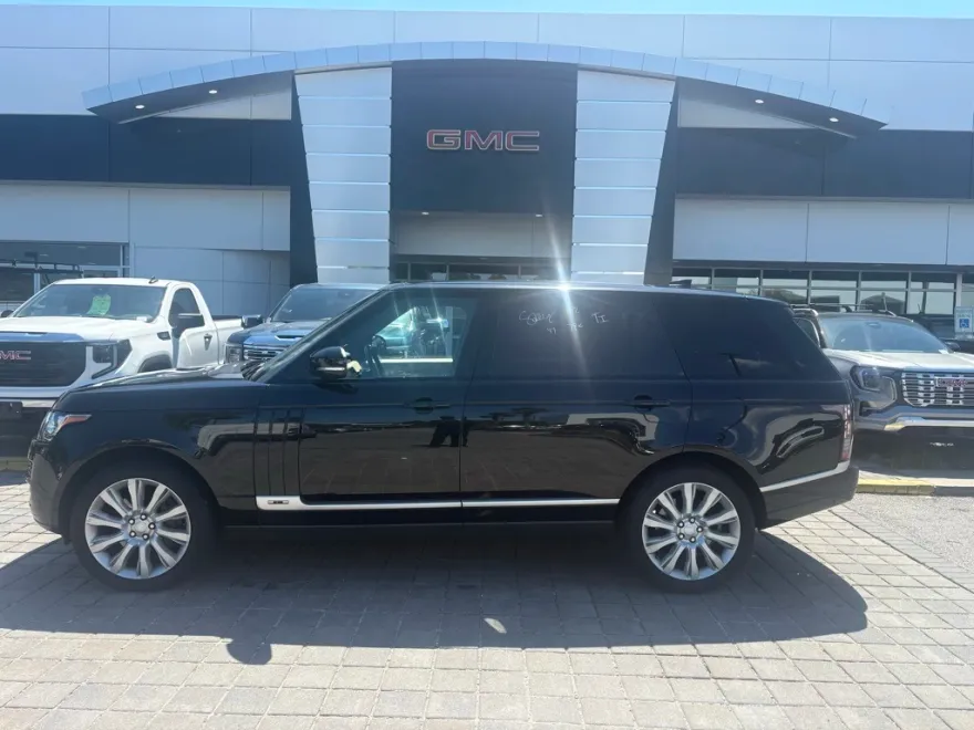 2017 Land Rover Range Rover Supercharged LWB photo 1