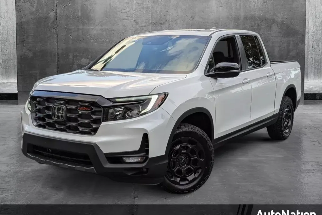 2025 Honda Ridgeline TrailSport photo 1