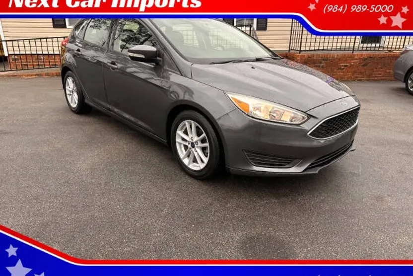 2017 Ford Focus SE photo 1