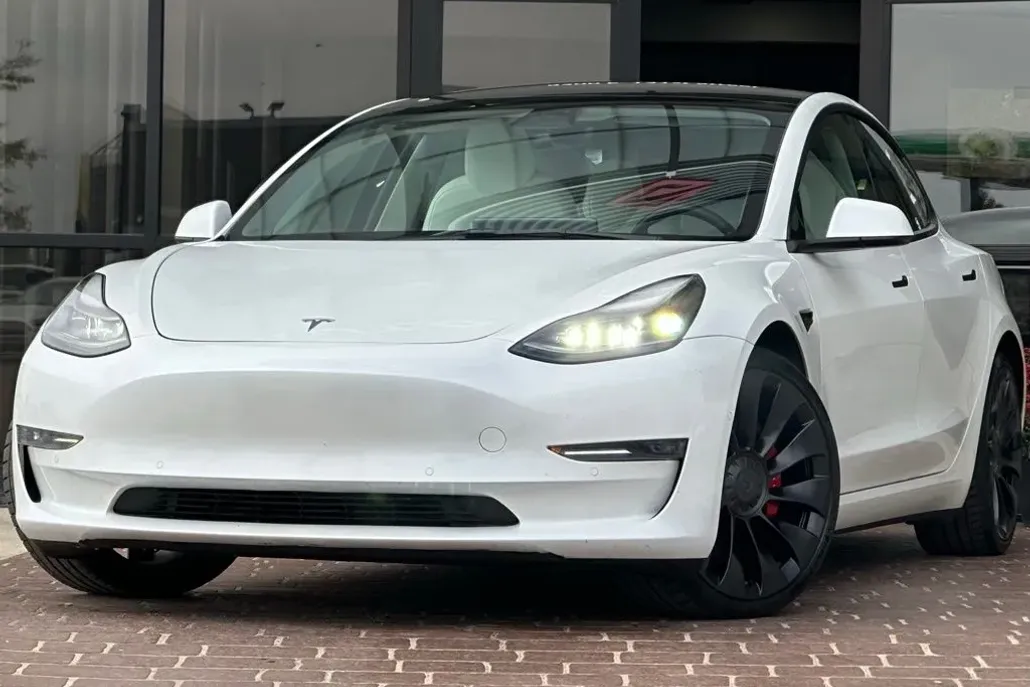 2022 Tesla Model 3 Performance photo 1