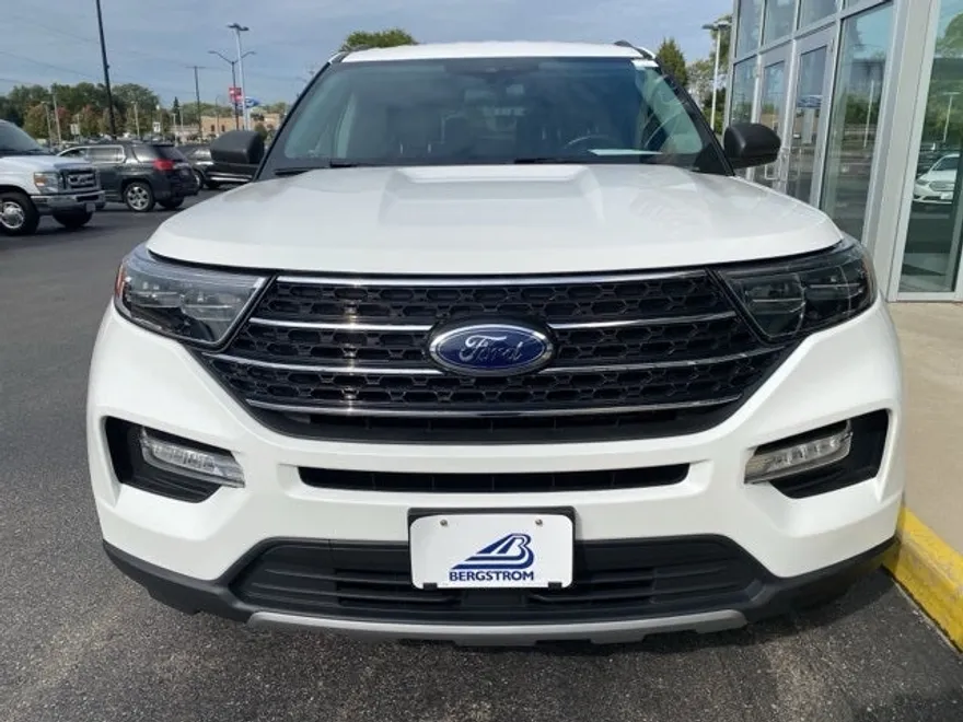 2022 Ford Explorer XLT photo 1