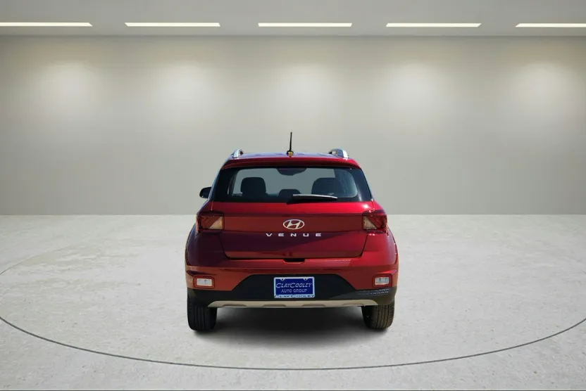 2025 Hyundai Venue Limited photo 1