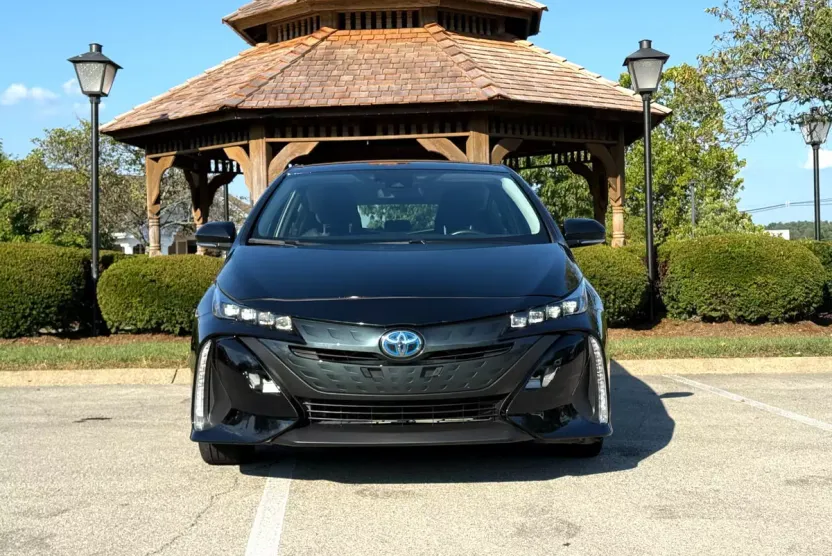 2021 Toyota Prius Prime Limited photo 1