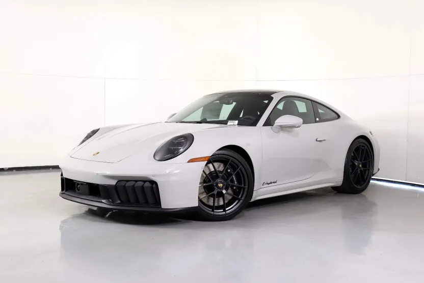 2026 Porsche 911 GTS photo 1