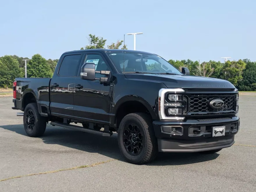2025 Ford F-250 Lariat photo 1