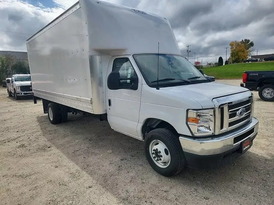 2024 Ford E-450 photo 1