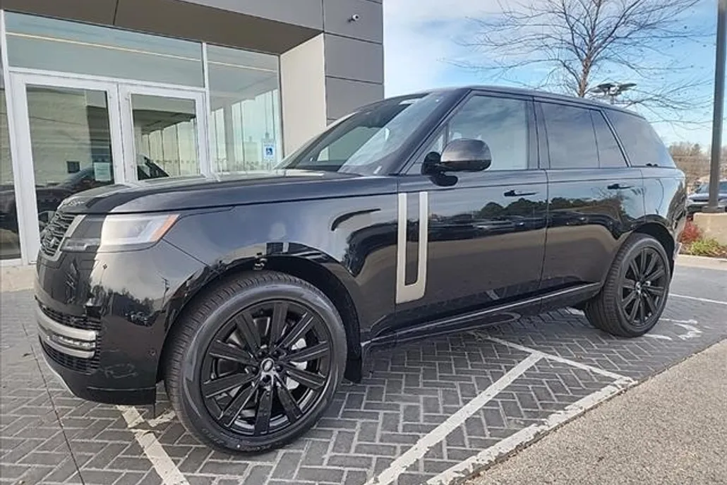 2025 Land Rover Range Rover SE photo 1