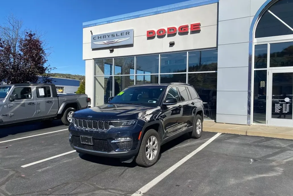 2024 Jeep Grand Cherokee Limited photo 1